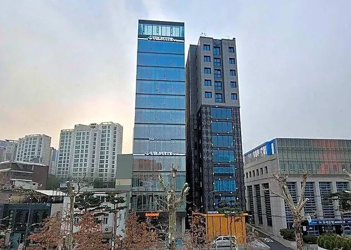 Hotel Uh The 3*