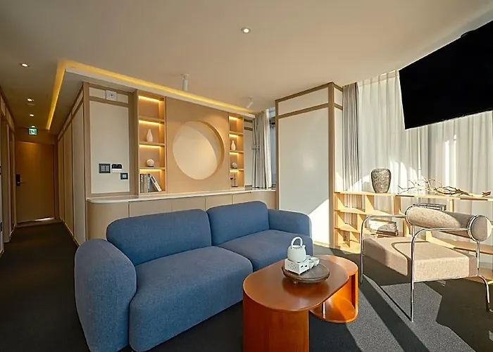 Hotel Uh The