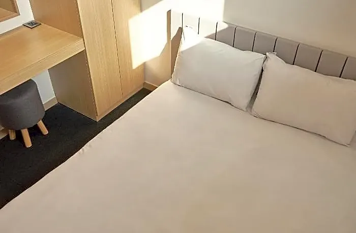 Uh The Hotel